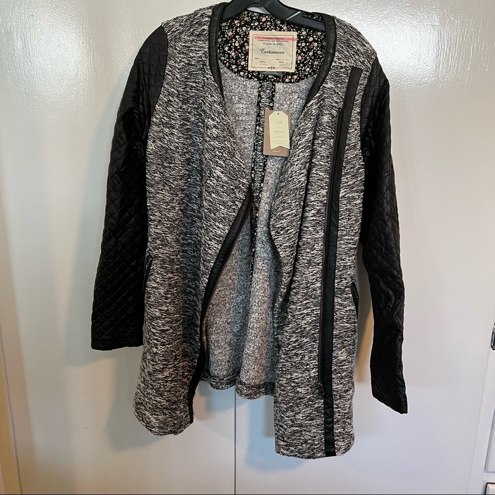 Brand: Cartonnier size: Medium Color black and white jacket